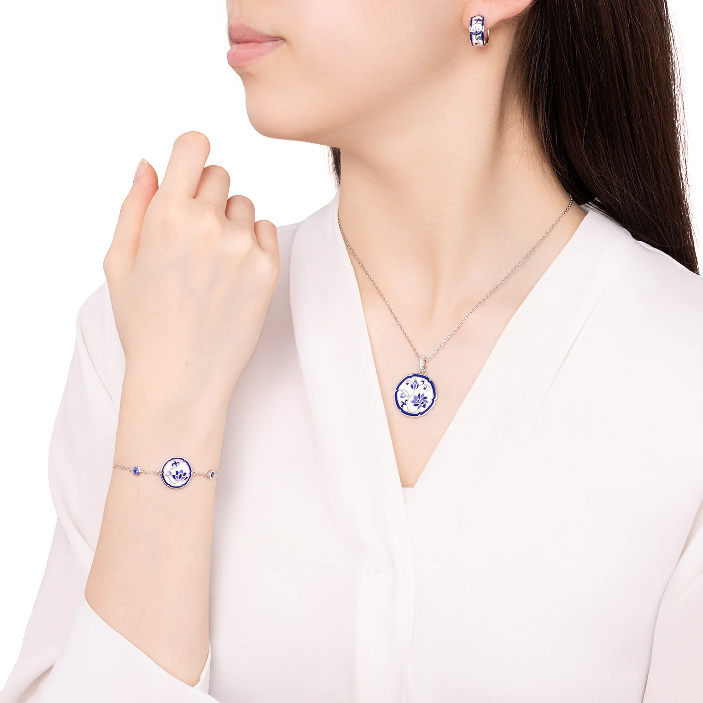 Blue and White Lotus Bracelet - Image 3