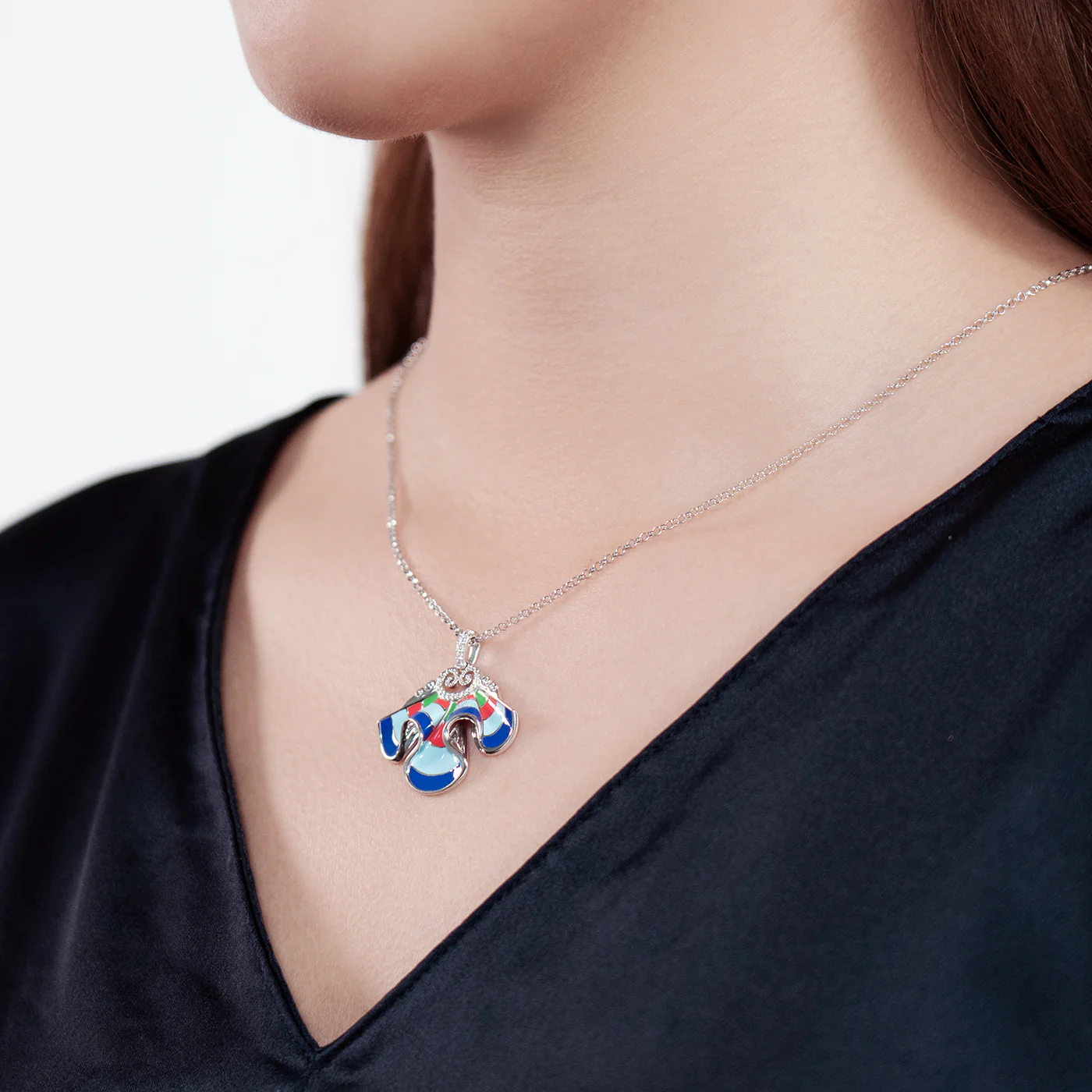 The Elegance of the Yi Necklace - Blue - Image 4