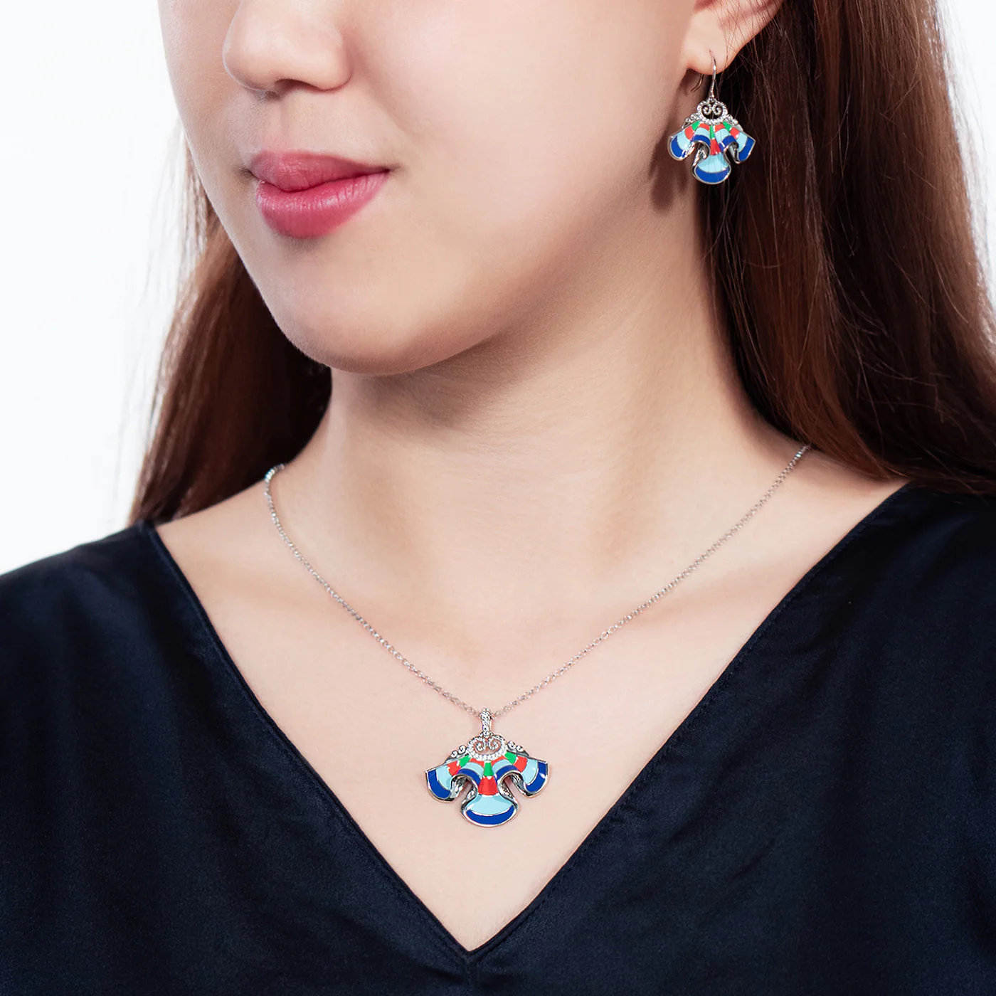 The Elegance of the Yi Necklace - Blue - Image 5